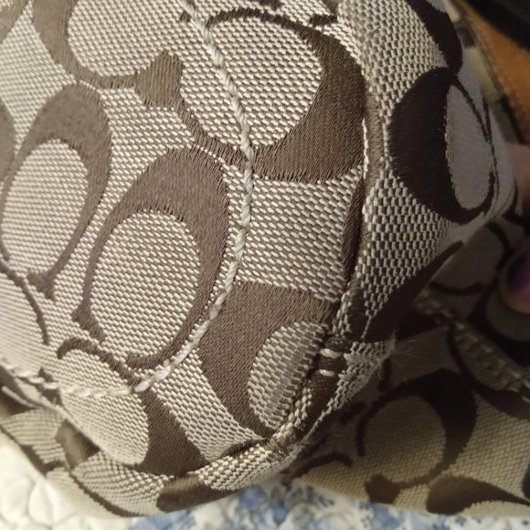 Coach Bleecker Signature Bucket - Picture 9 of 16